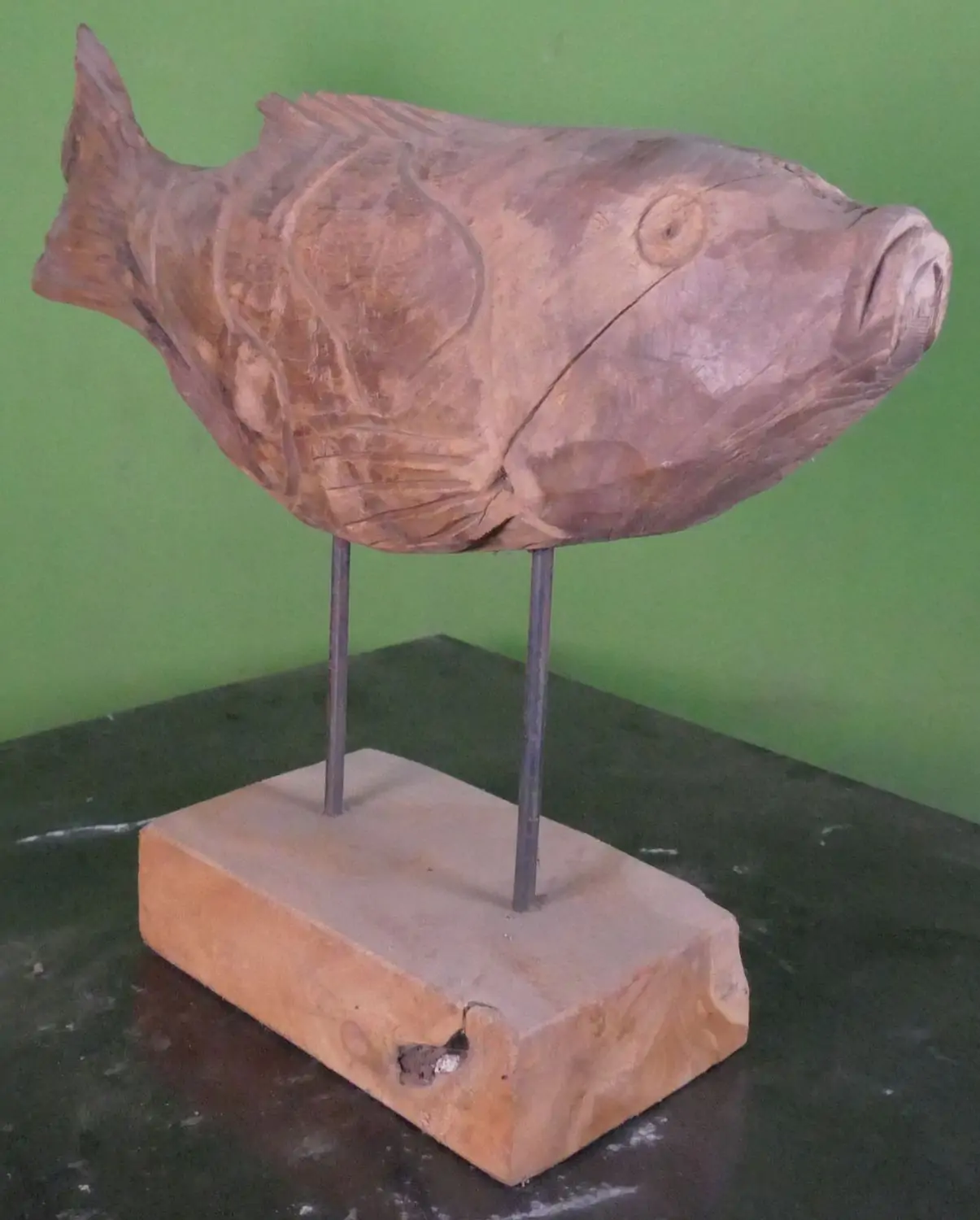 Product image 6 of the product “carved koi wood on stand S made from teak root pieces, 53cm length ”